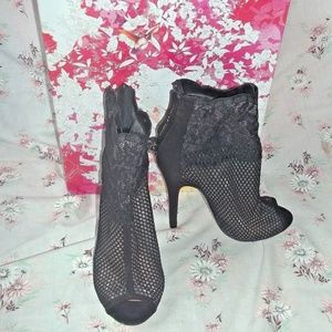 Chinese Laundry Jeopardy Mesh Peep-Toe Heel 6.5